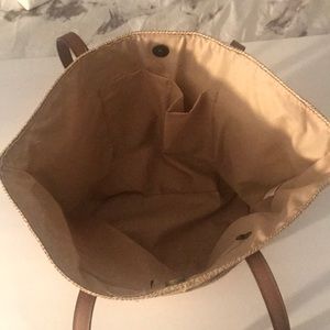 Straw tote bag